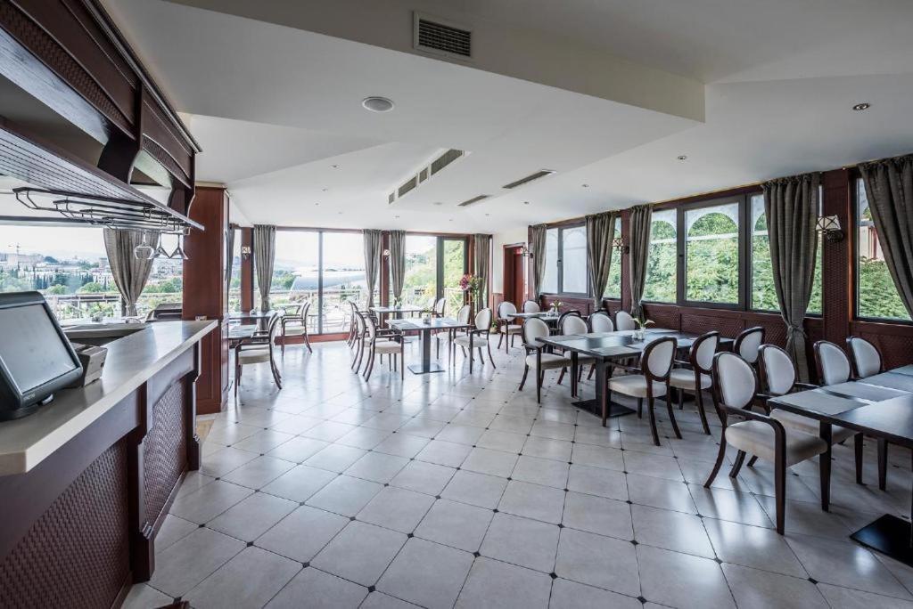 Hotel Rike Park Tbilisi ภายนอก รูปภาพ