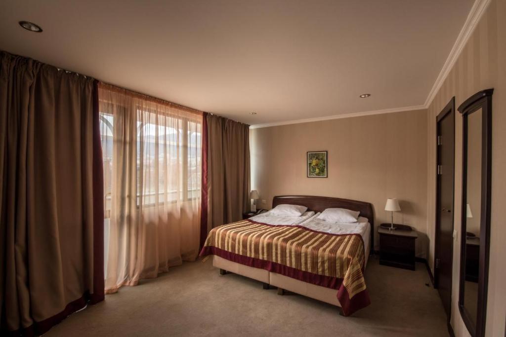 Hotel Rike Park Tbilisi ภายนอก รูปภาพ